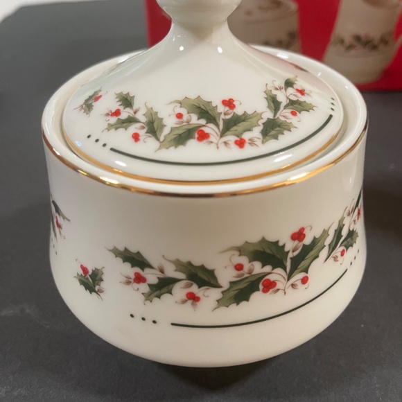 VTG Bradlees Porcelain Ware 5” Sugar + Creamer Set Holly Yuletide Original Box - Picture 3 of 7